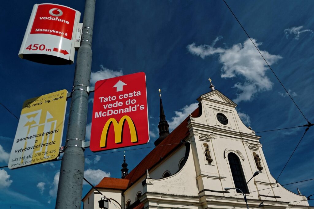 マクドナルド 三条市 デザイン事務所